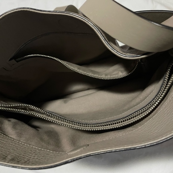 Tory Burch Gemini Link Large/Taupe - Picture 9 of 12